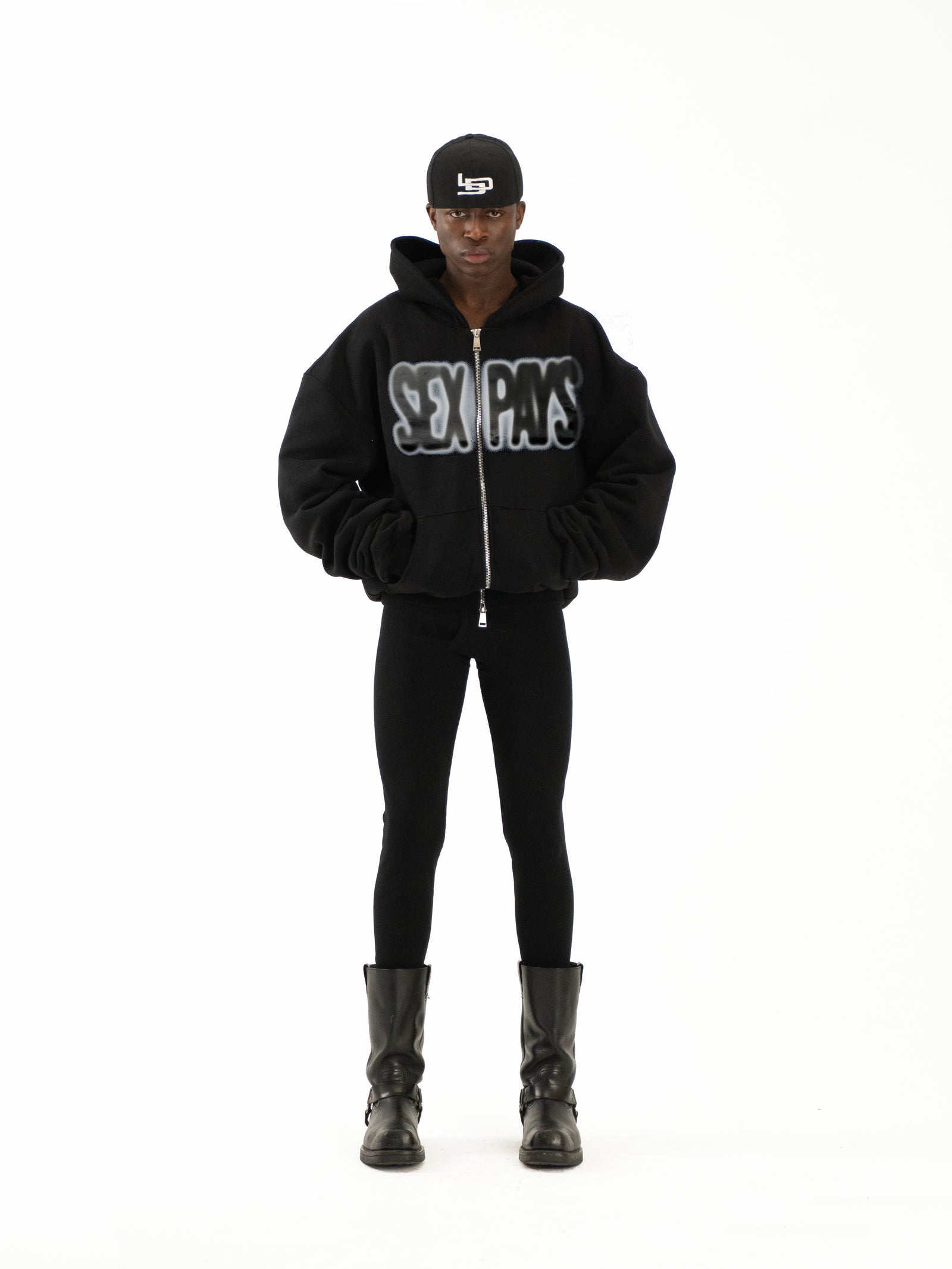 color:black
