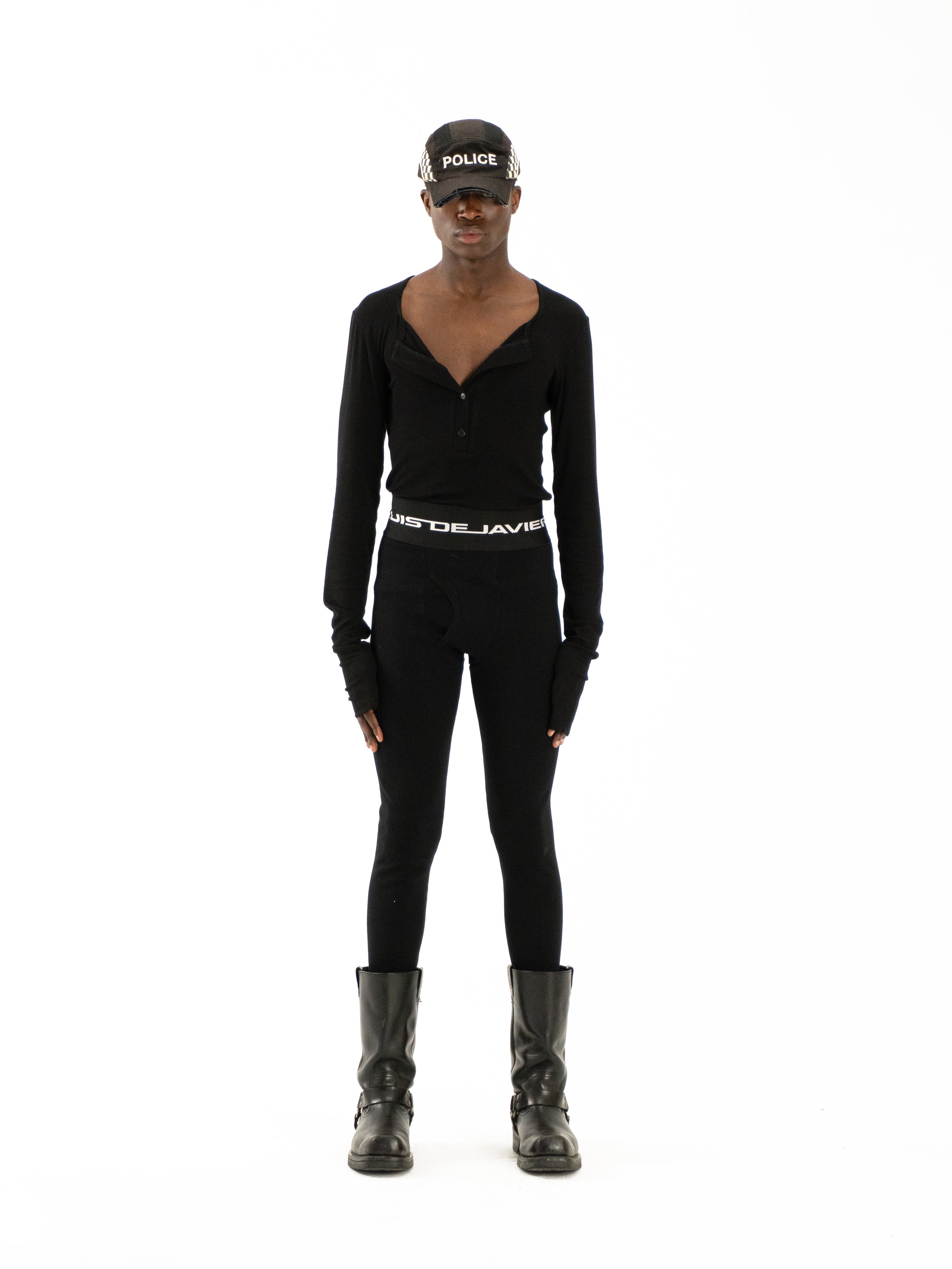 color:black
