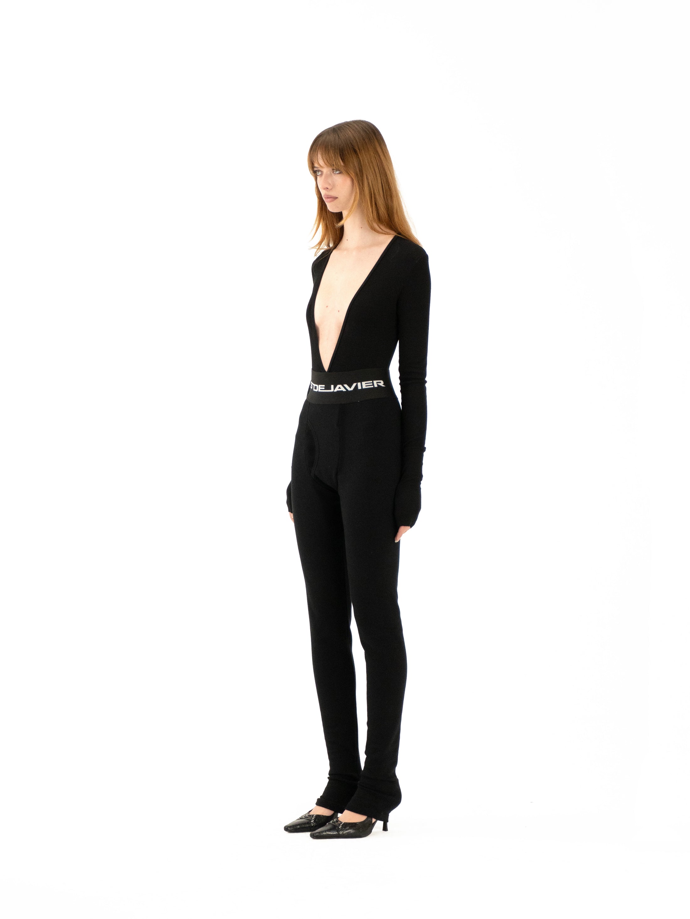 color:black
