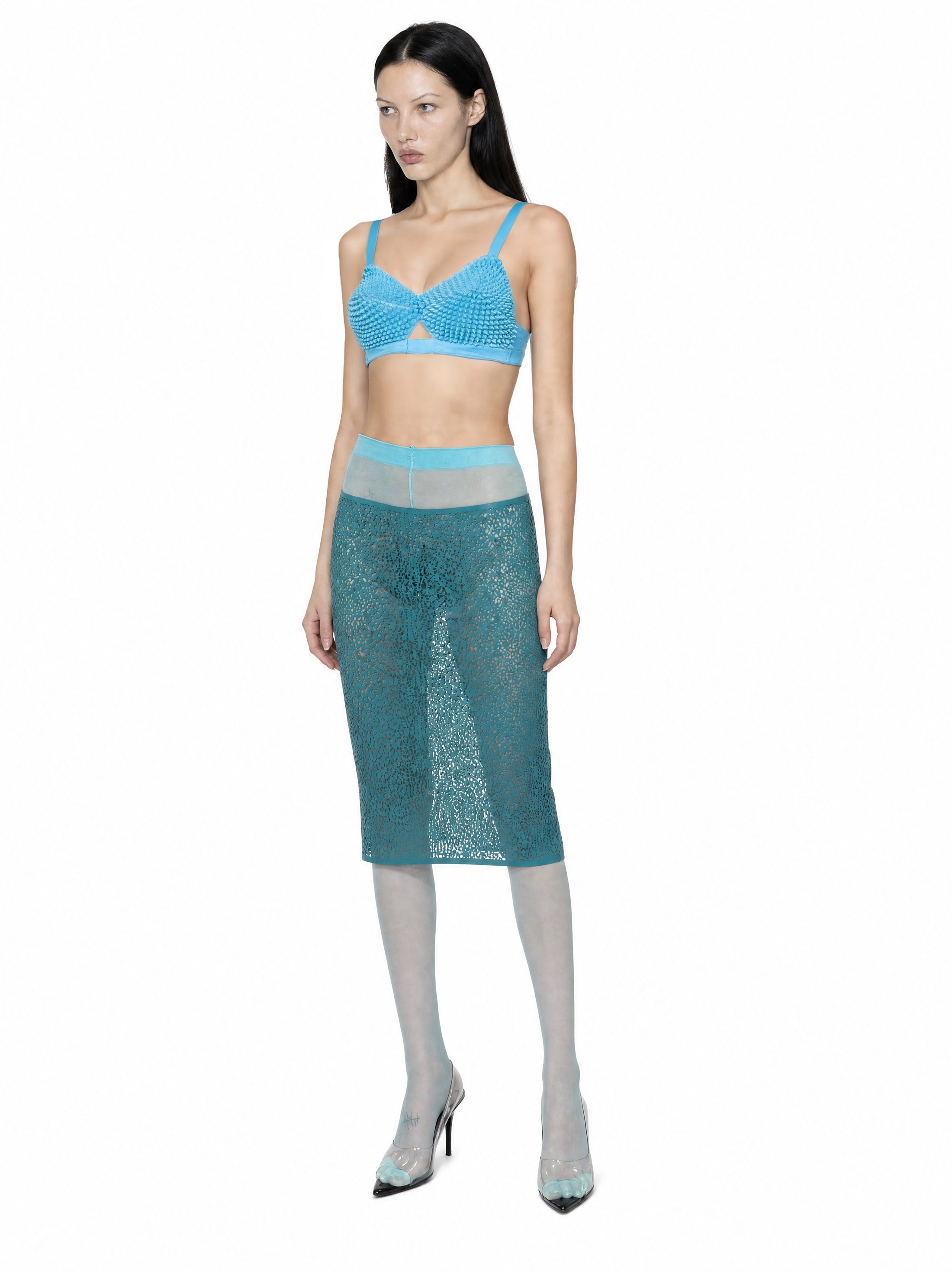 color:turquoise