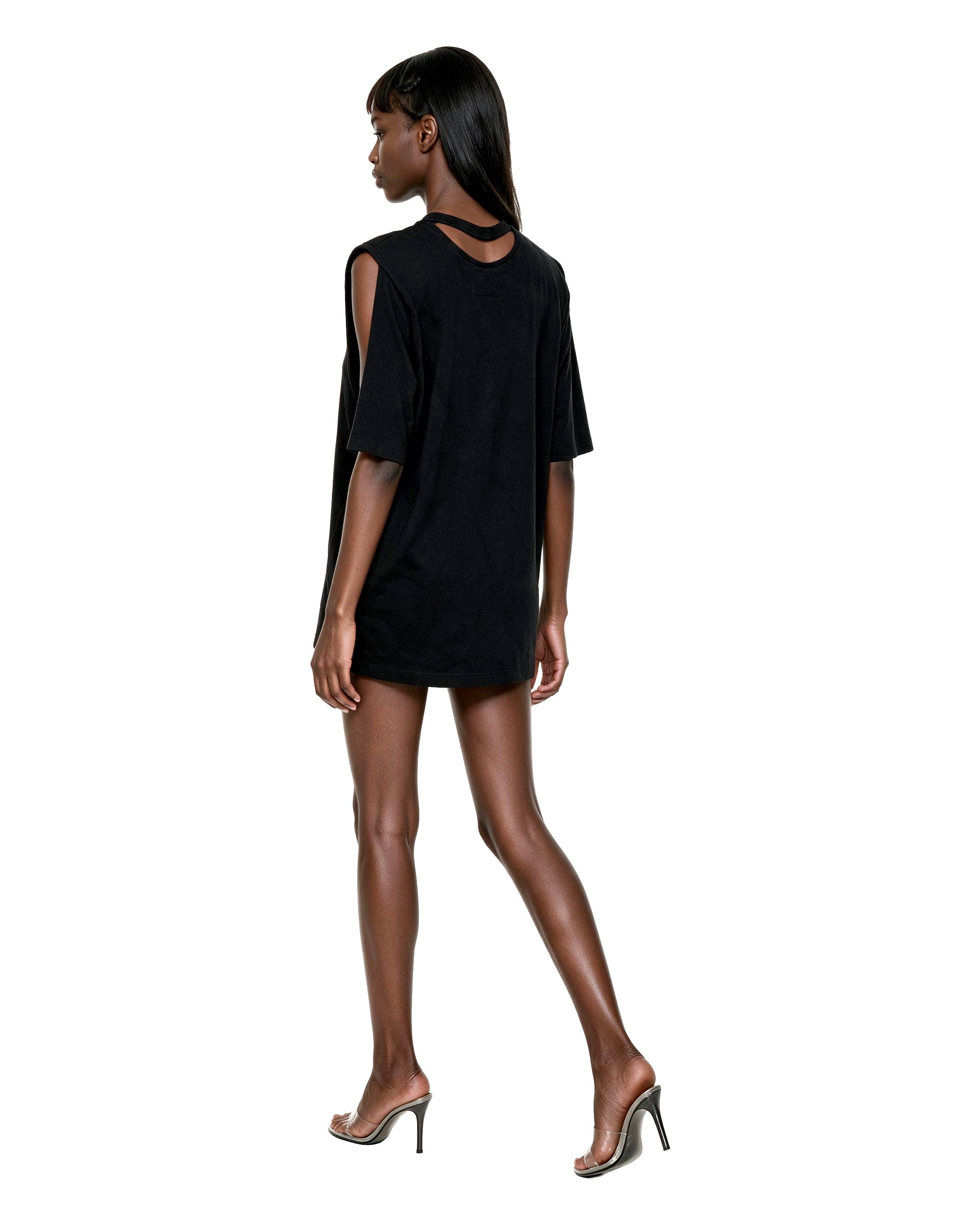 color:black