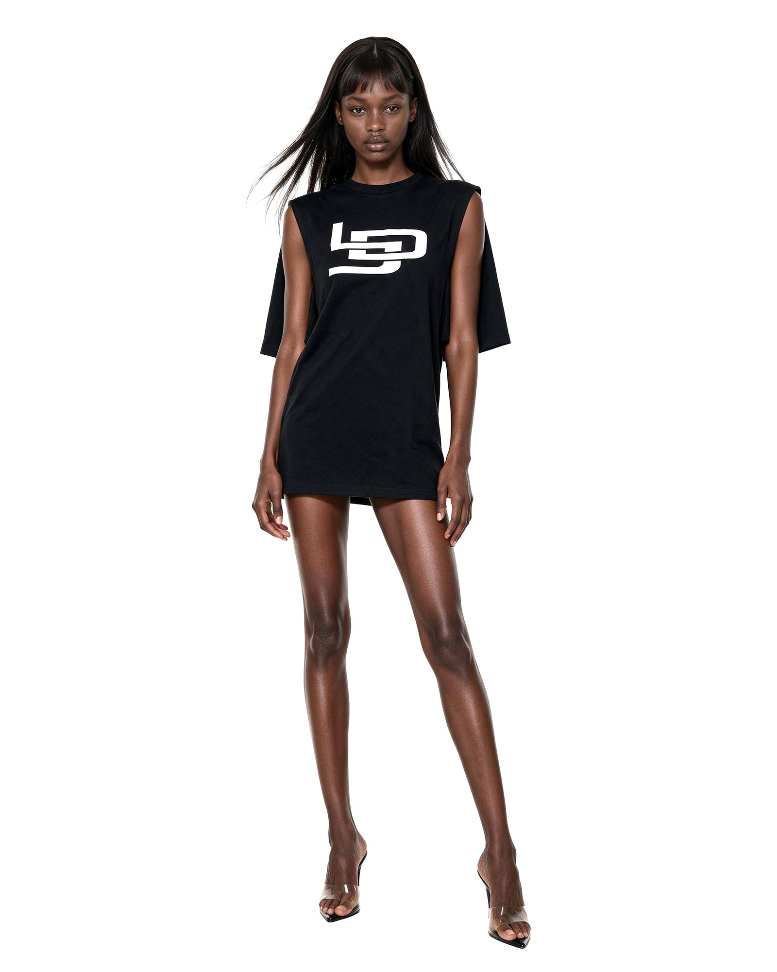 color:black