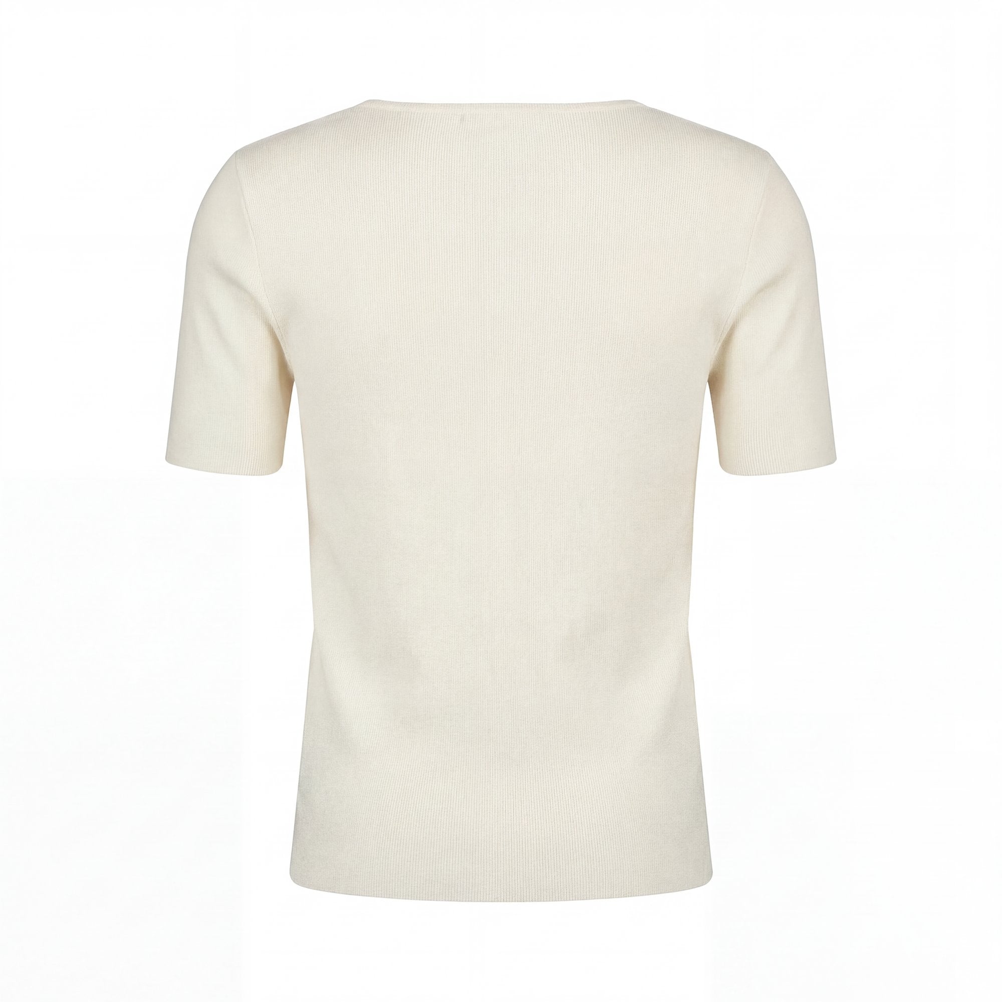color:white