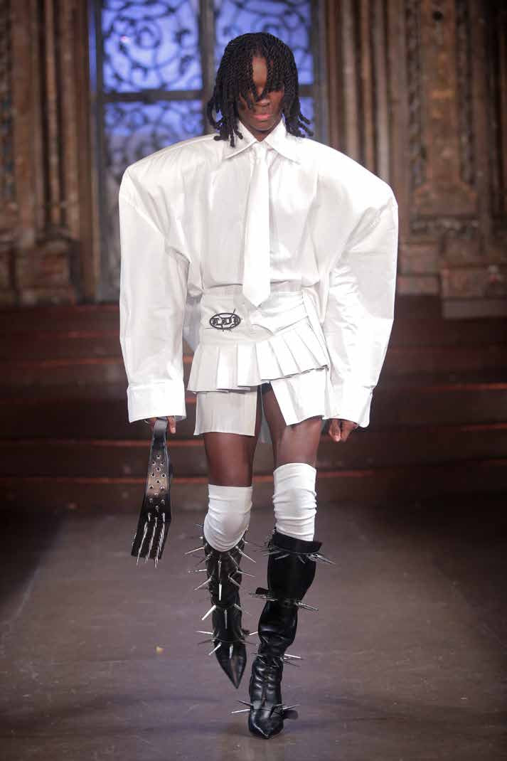 AW23