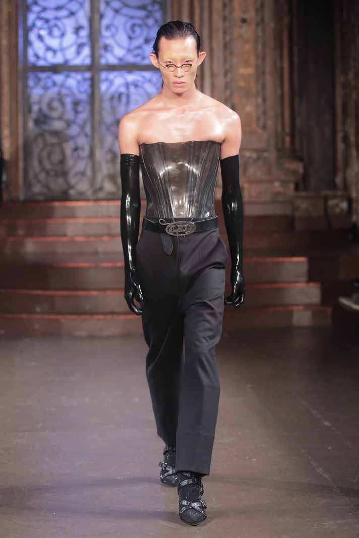 AW23