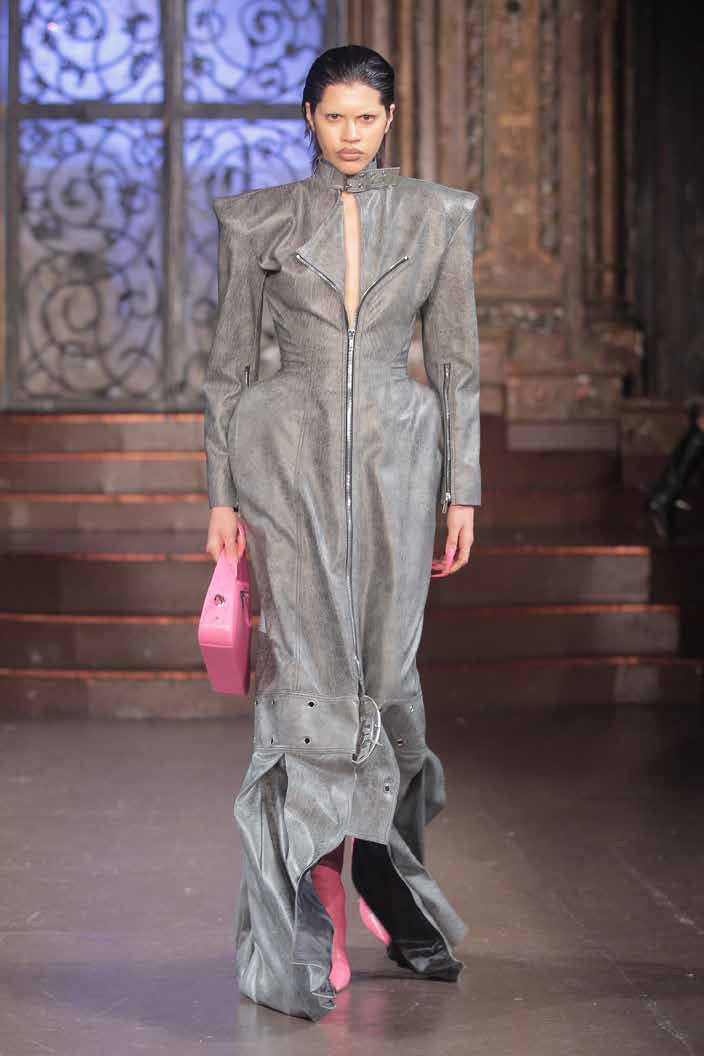AW23