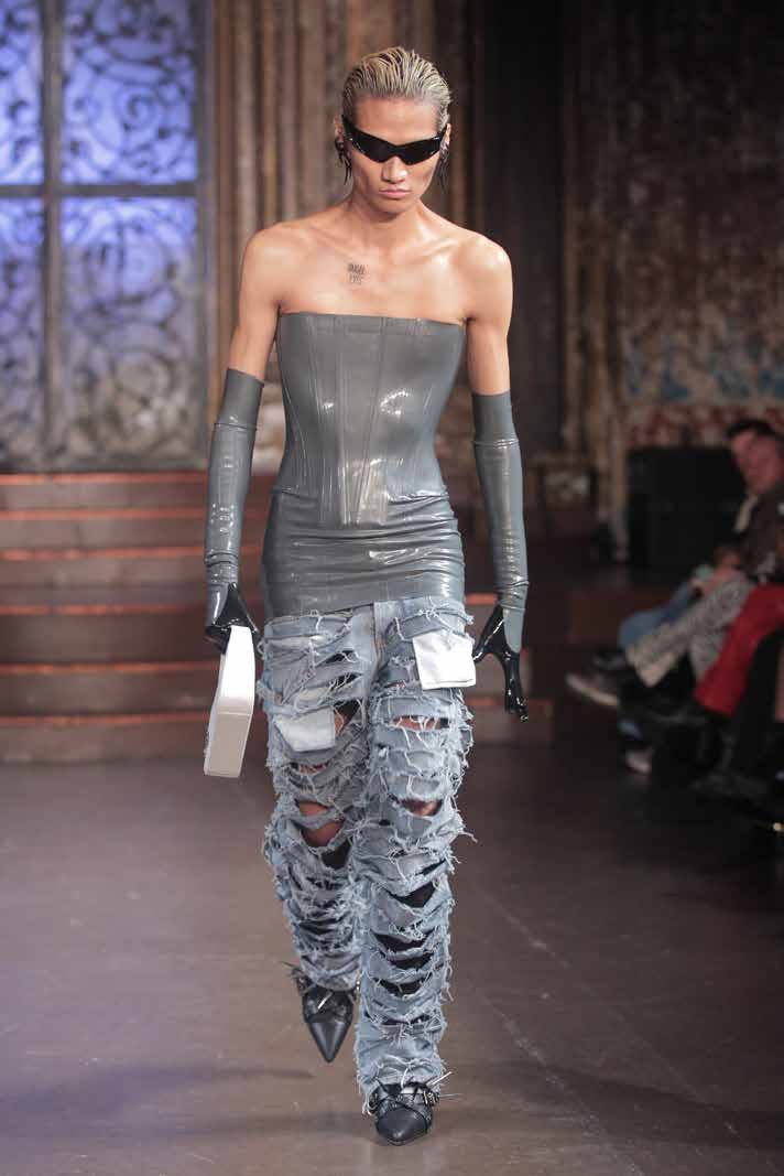 AW23