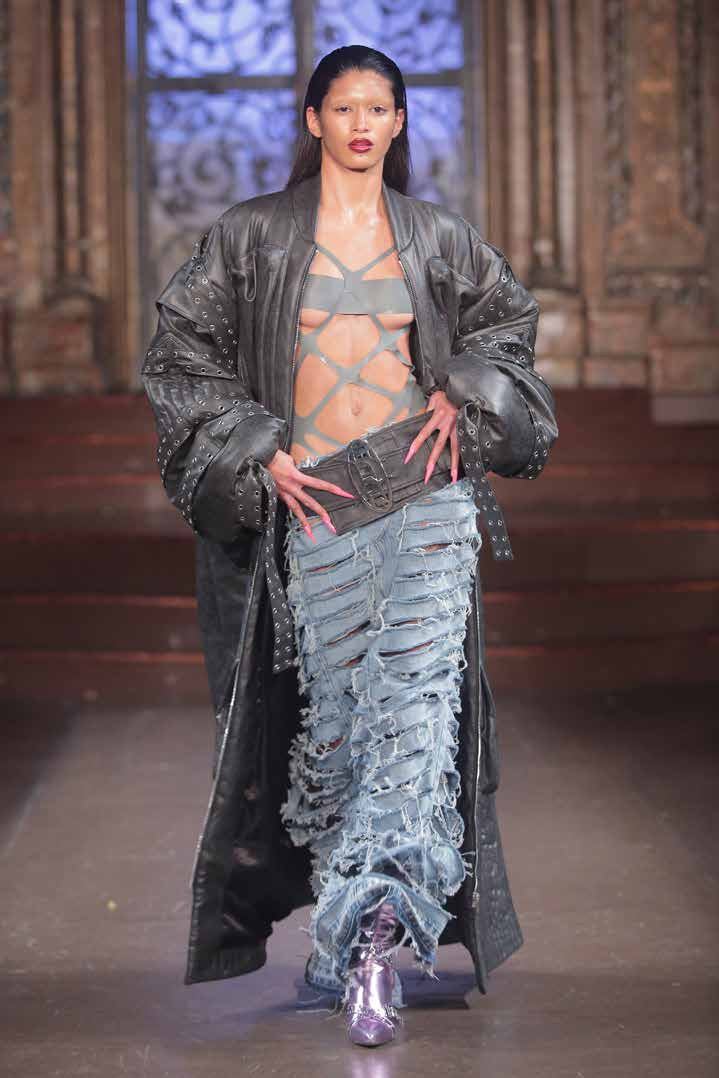 AW23