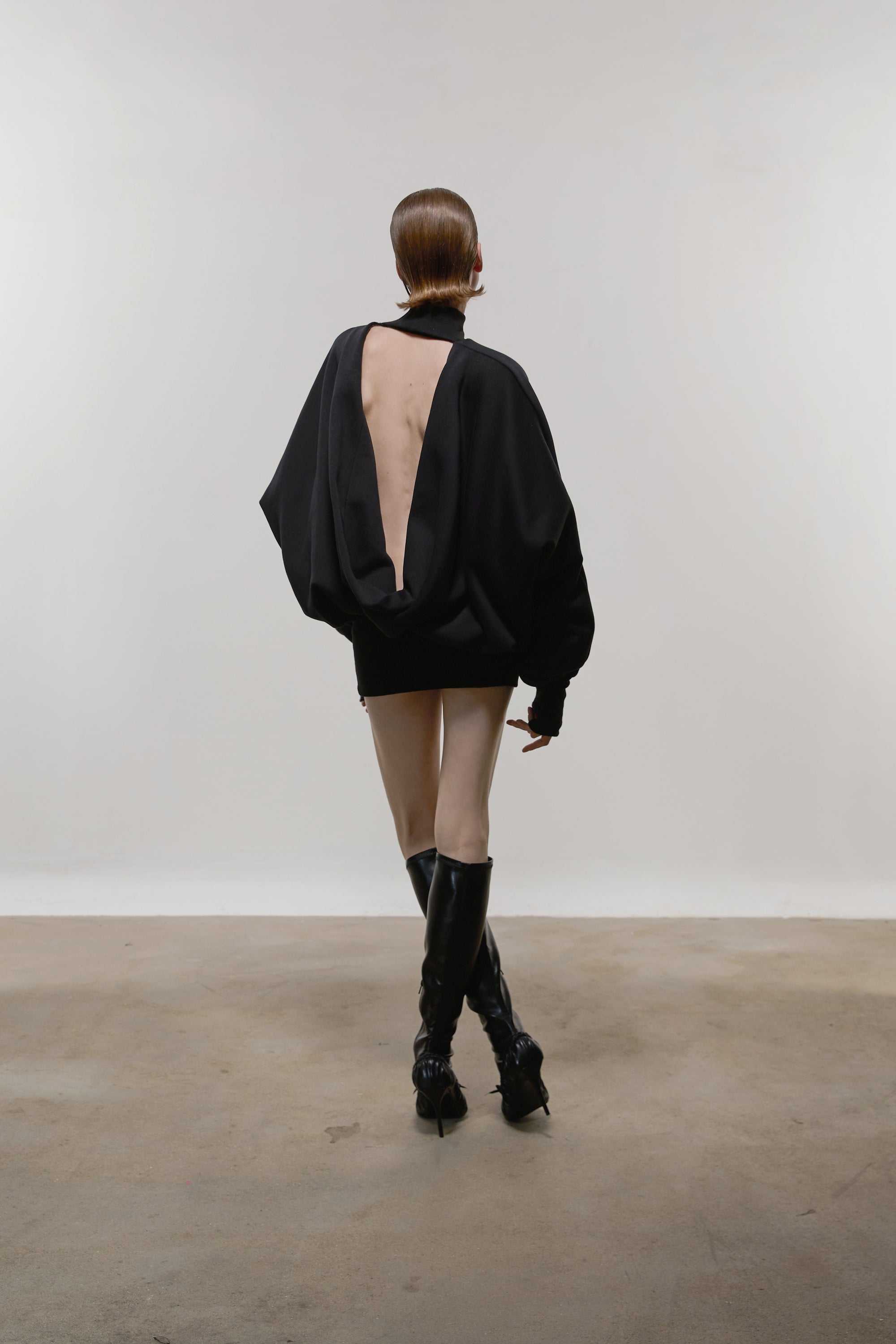 AW25