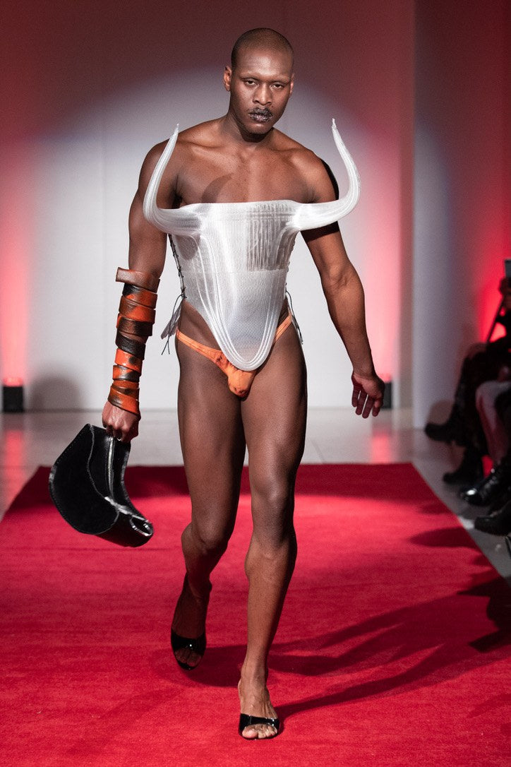 AW20 — El Invitado