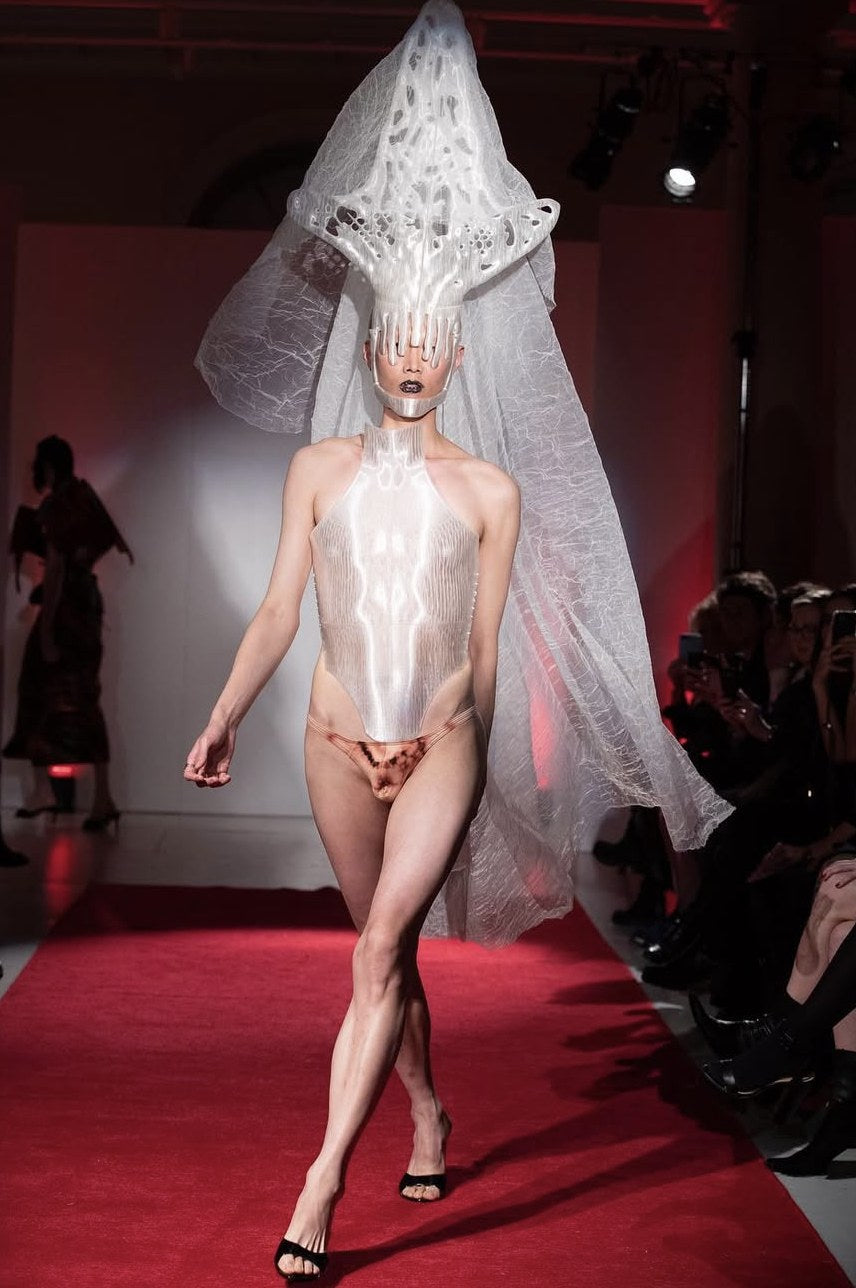 AW20 — El Invitado