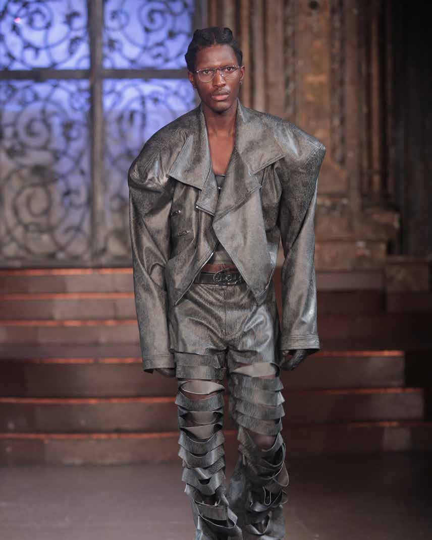 AW23