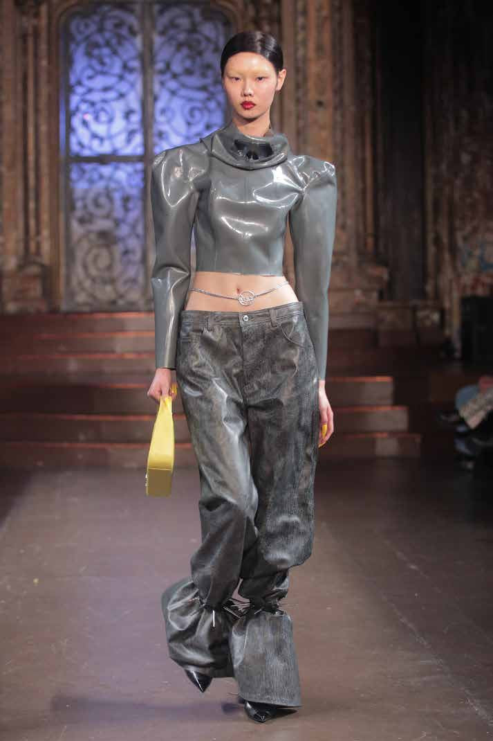 AW23