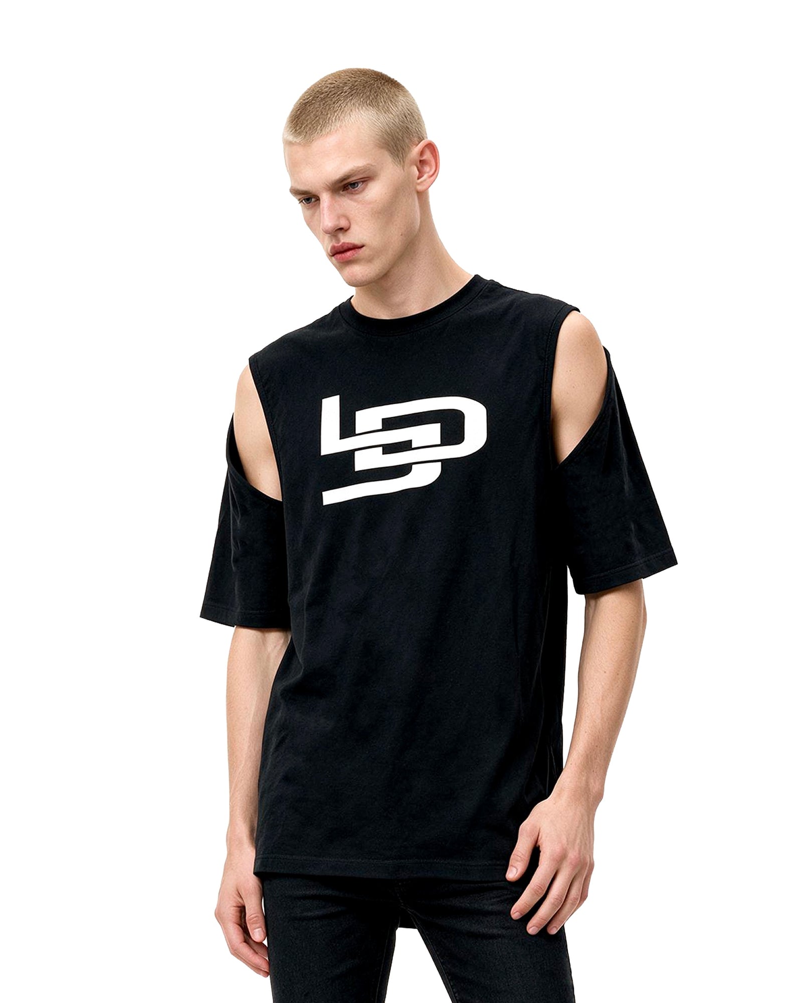 color:black