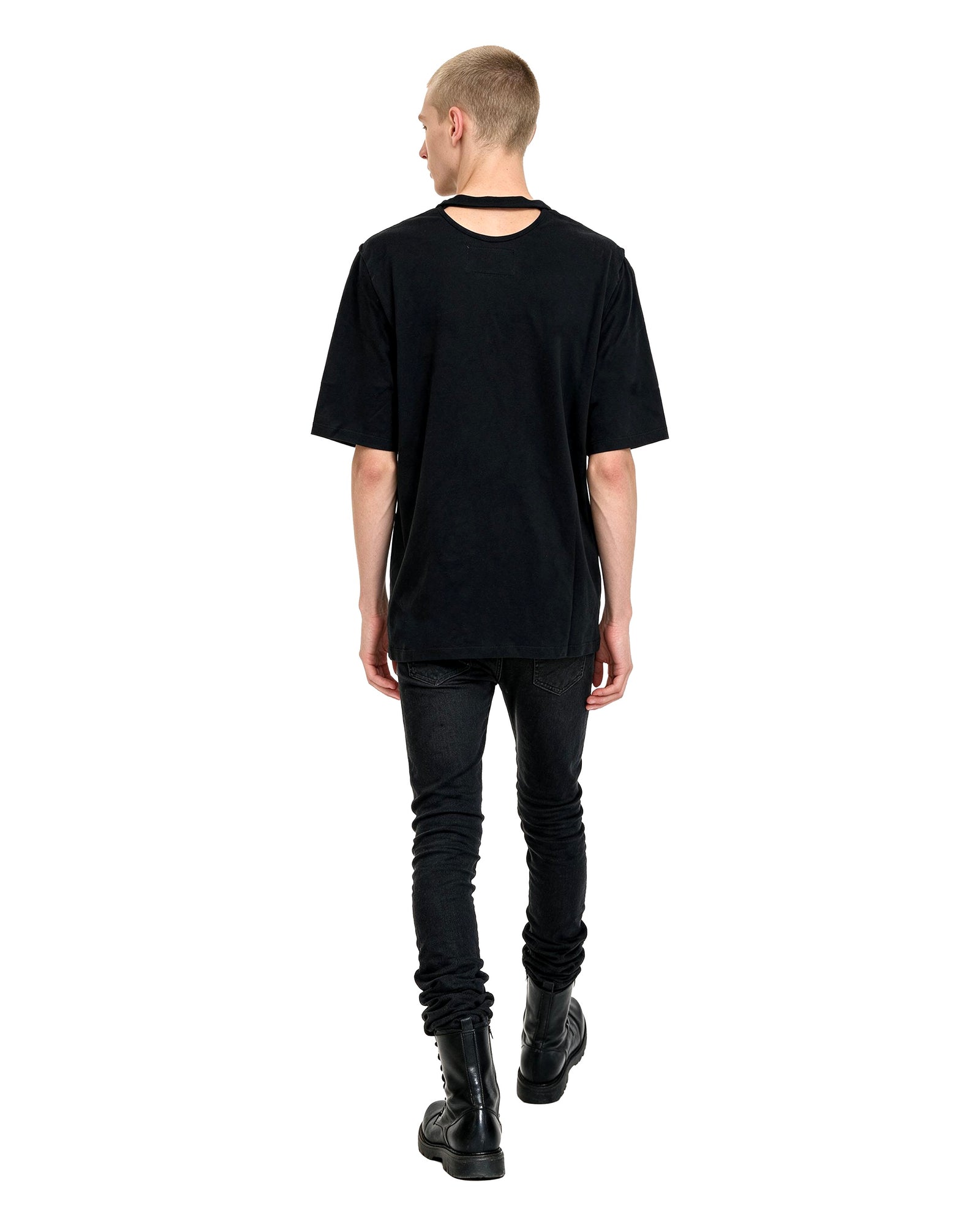 color:black